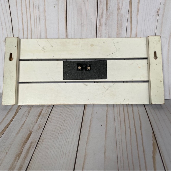 Wooden find joy sign with paper clip - Picture 3 of 6